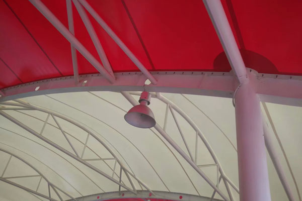 膜布加工廠家優(yōu)化膜材加工，確保運輸便捷高效